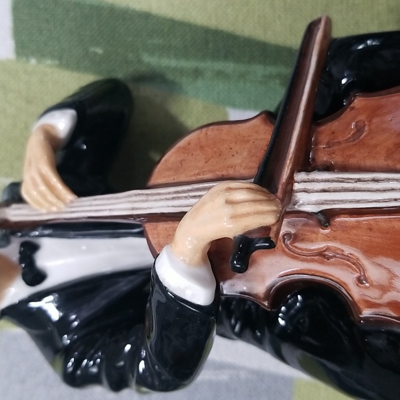 🎶Rare Royal Doulton Cellist Figurine In Excellent Condition🎶Made In England - Picture 4 of 17